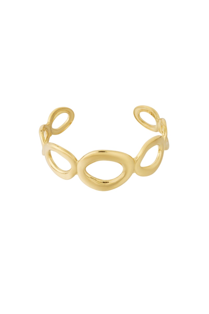 Oval Orbit